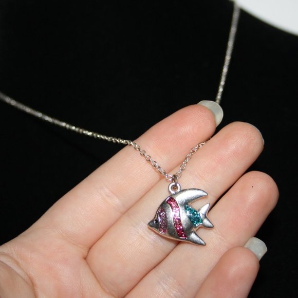 Adorable silver fish necklace adjustable